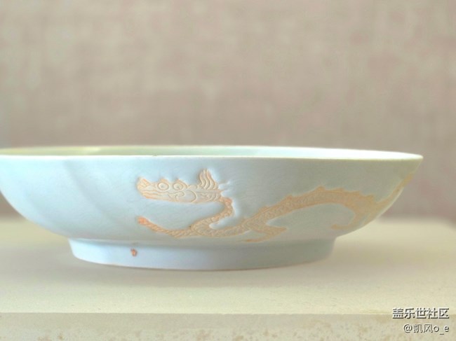 用 Galaxy Z Fold6 拍了拍瓷器上的色彩