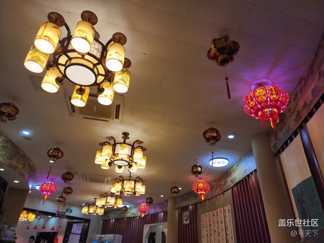 【新年到】張燈結(jié)彩吃烤鴨