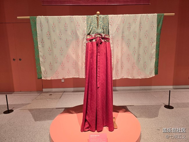 【新年到】民族服飾 精彩絕倫