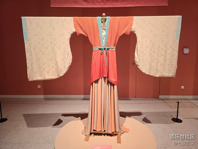 【新年到】民族服飾 精彩絕倫