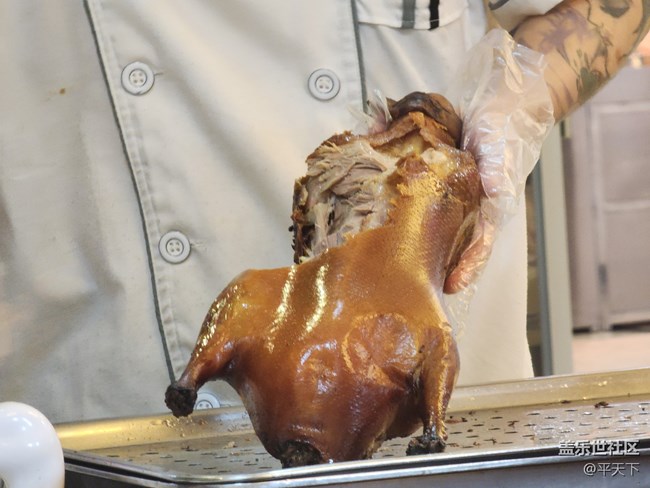 【新年到】張燈結(jié)彩吃烤鴨