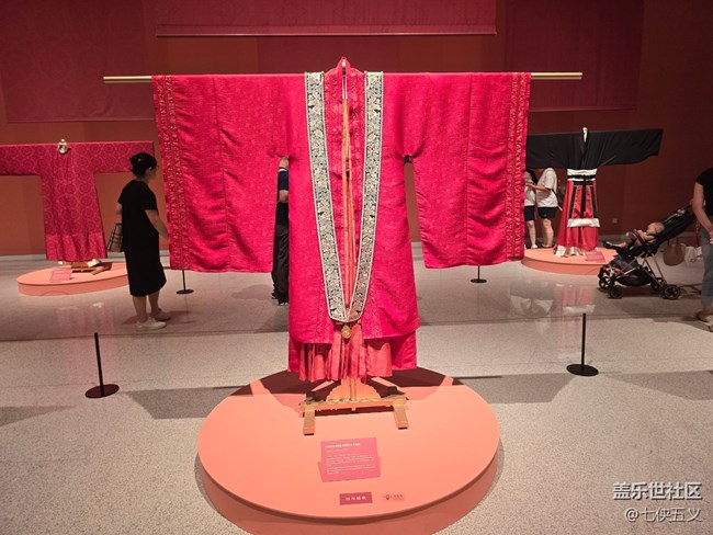 【新年到】民族服飾 精彩絕倫