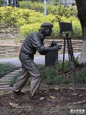 【回家路上】萬抹叢中一點紅