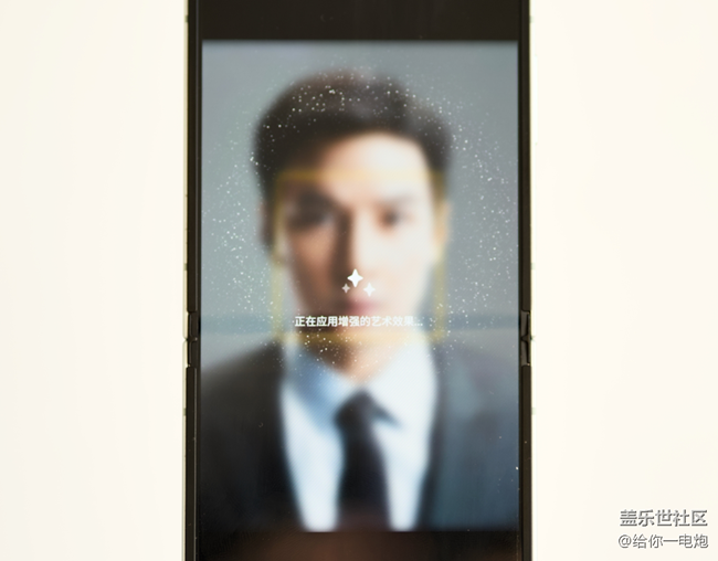 你是說，過年恰好帶了臺折疊屏回家？