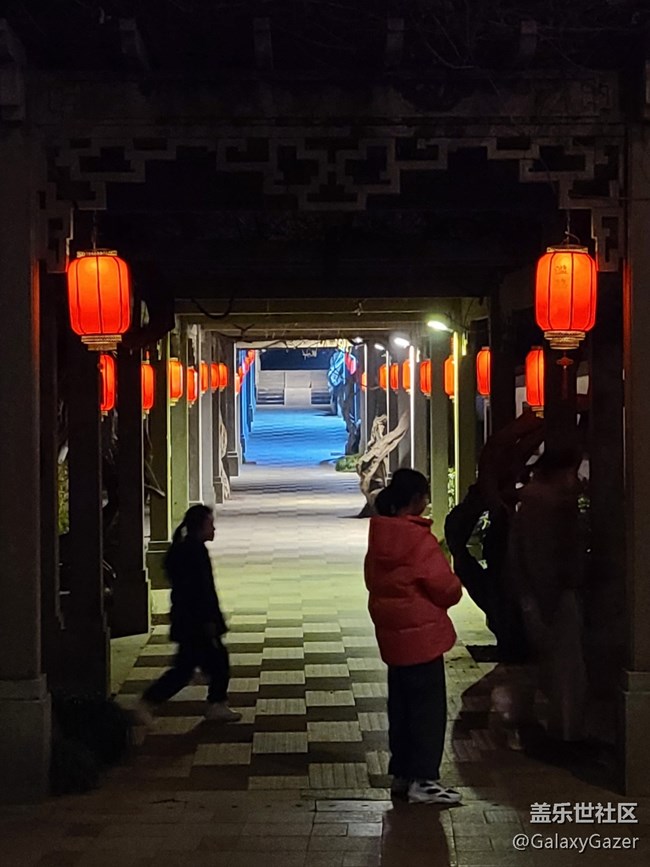 【身邊的節(jié)日氣息】新年快樂