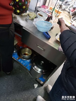 【金蛇轉(zhuǎn)好運(yùn)】+早餐店人還挺多的