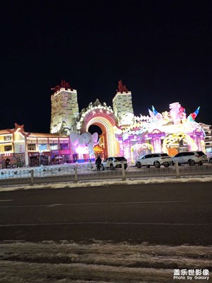 【蛇來運轉(zhuǎn)
】+ 柿柿如意