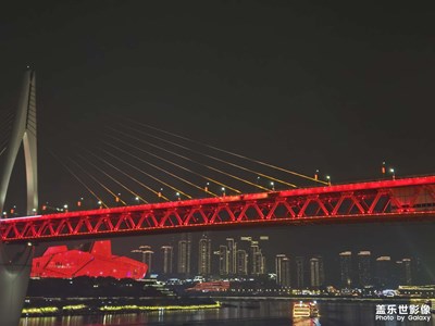 【春節(jié)趣事】+夜晚的光芒