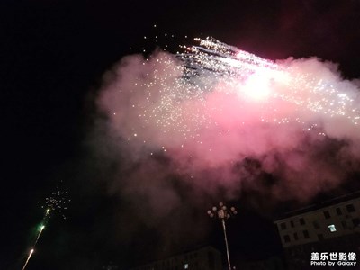【春節(jié)趣事】+放煙花