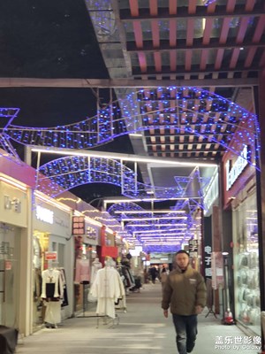 【金蛇轉(zhuǎn)好運(yùn)】+城市煙火氣
