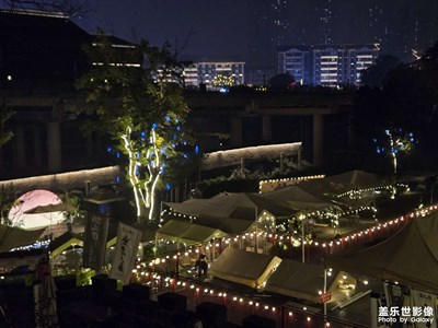 【燈影情長(zhǎng)】+悠閑散步