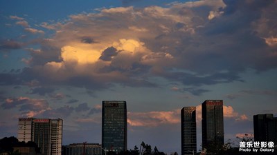 【光耀生活】+深圳晚霞夜景和黃花風鈴木