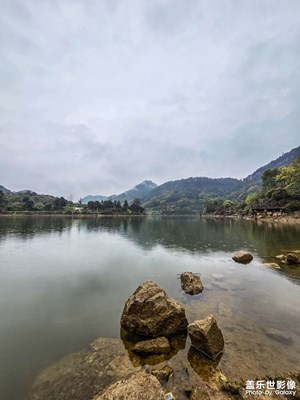 雨中的天池（重慶）