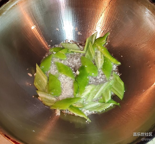 【我自己做的美食】炒平菇