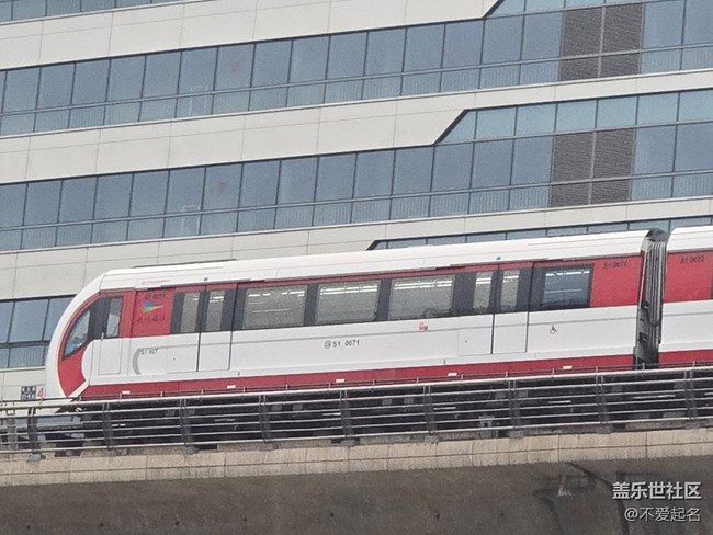 【 長焦與微距】路上的車流