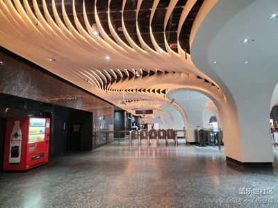 地鐵站臺(tái)風(fēng)景