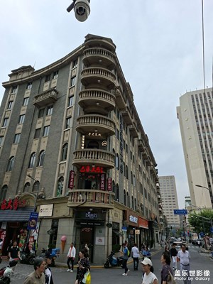 【城市漫步】+ 老建筑與現(xiàn)代文明