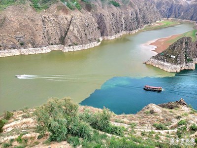 這里，黃河開始變黃。