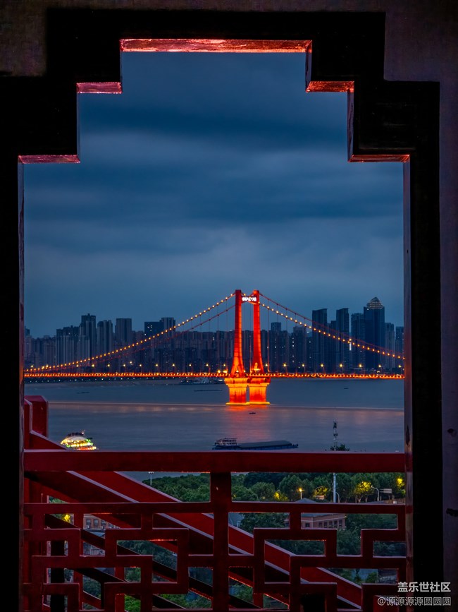 龜山一日，江城千年