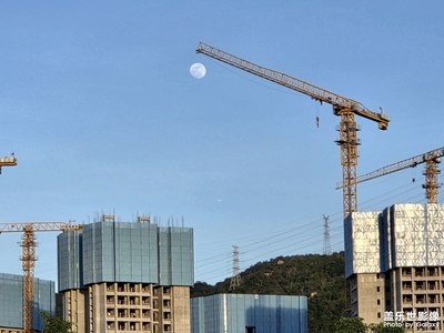 【光影里的五彩斑斕】+吊塔和月亮