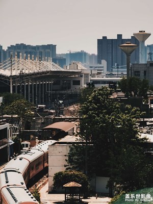 【光影里的五彩斑斕】鐵軌上的故事感