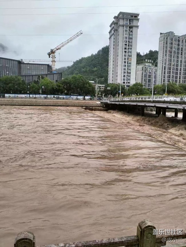 【浪漫盛夏季】天天下雨