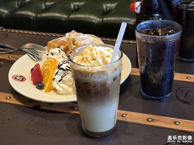 【光影里的五彩斑斕】