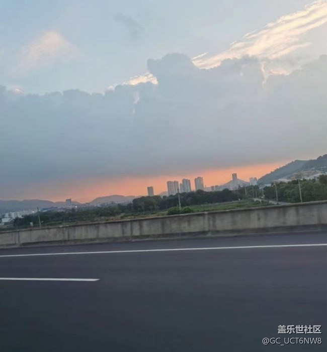 【雨過天晴】下班路