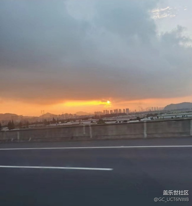 【雨過天晴】下班路