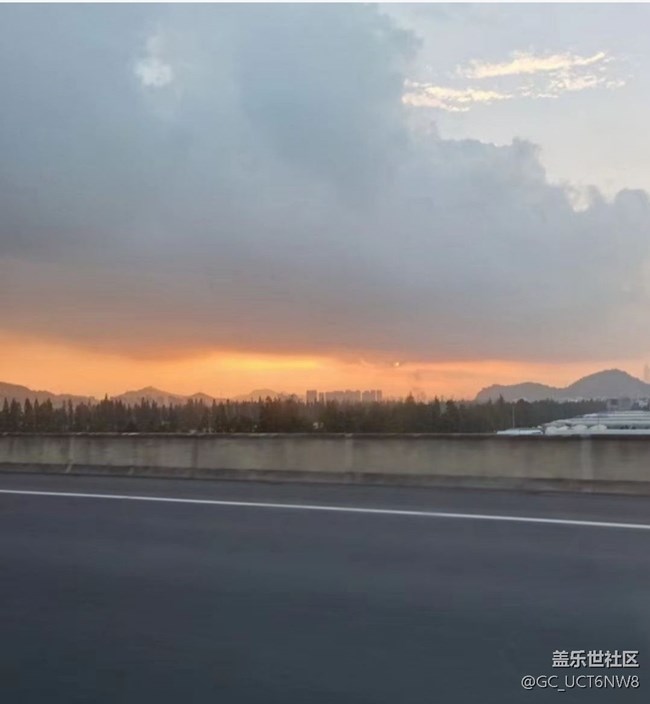 【雨過天晴】下班路