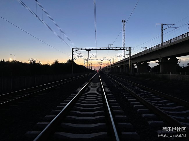 【消失的日落】在城市縫隙，撞見自然浪漫