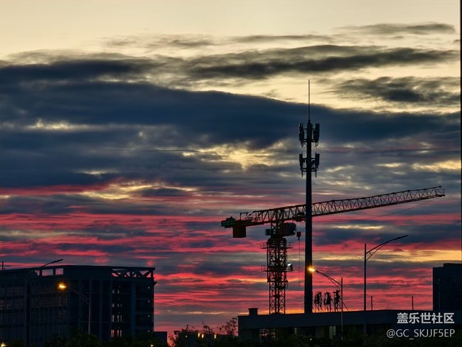 【消失的日落】被日落選中的城市角落