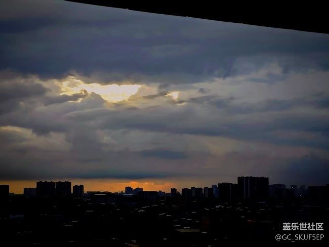 【消失的日落】被日落選中的城市角落