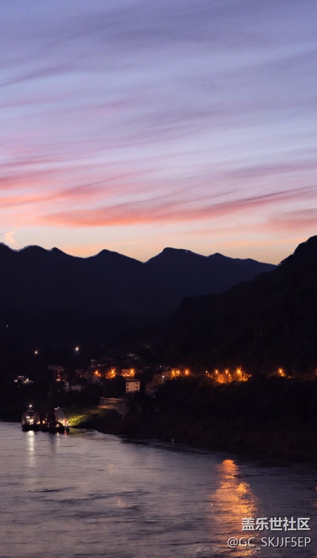 【瞬間及永恒】藏在褶皺里的風(fēng)景 【瞬間及永恒】藏在褶皺里的風(fēng)景