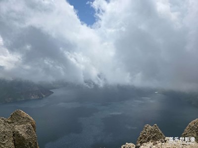 【遠(yuǎn)與近】+ 長白山天池終見我