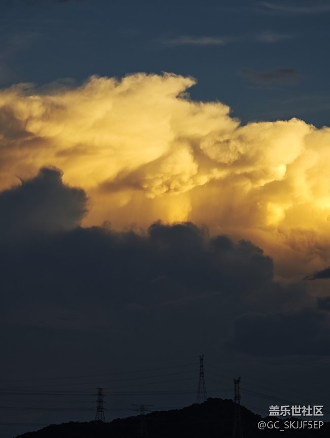 【消失的日落】城市夜曲：光與影的協(xié)奏