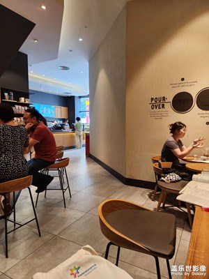 【遠(yuǎn)與近】暑假的星巴巴