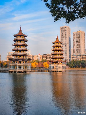 寶島公園的日月雙塔