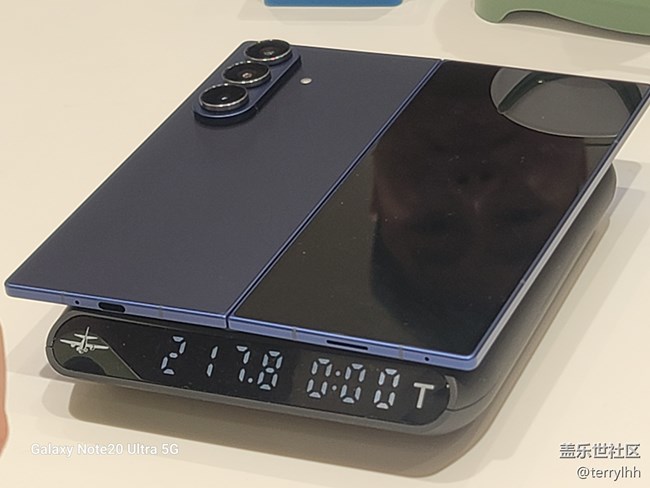 【新一代折疊新品】Z Fold7與Z Flip7新機超前線下體驗。