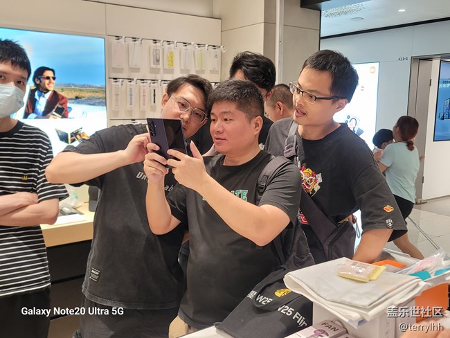 【新一代折疊新品】Z Fold7與Z Flip7新機超前線下體驗。