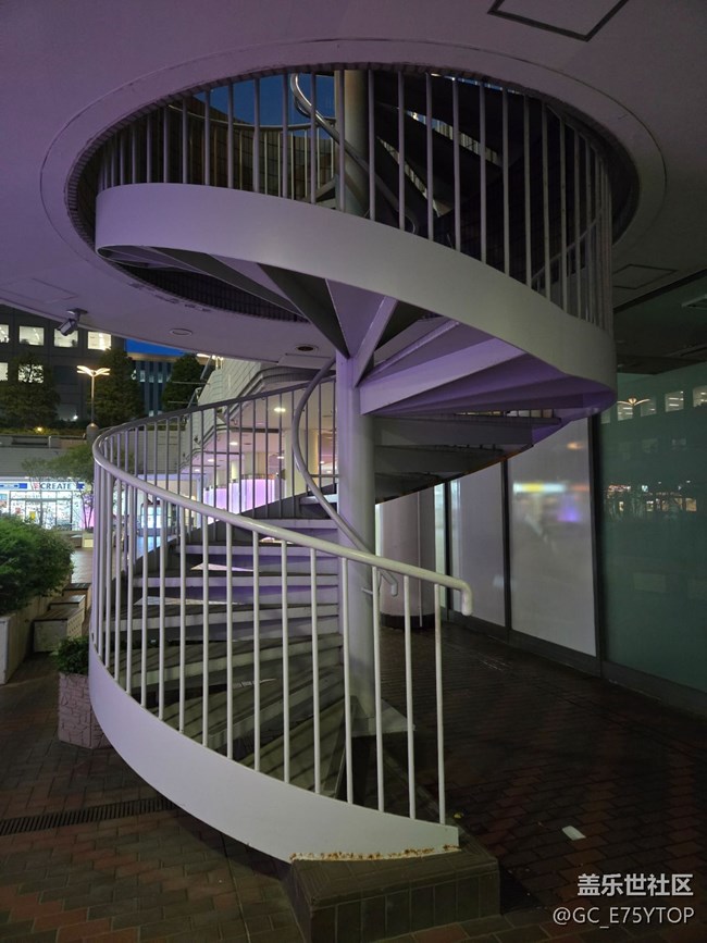 【折疊萬象】設(shè)計(jì)中的折疊