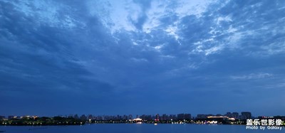 藍(lán)調(diào)時(shí)刻