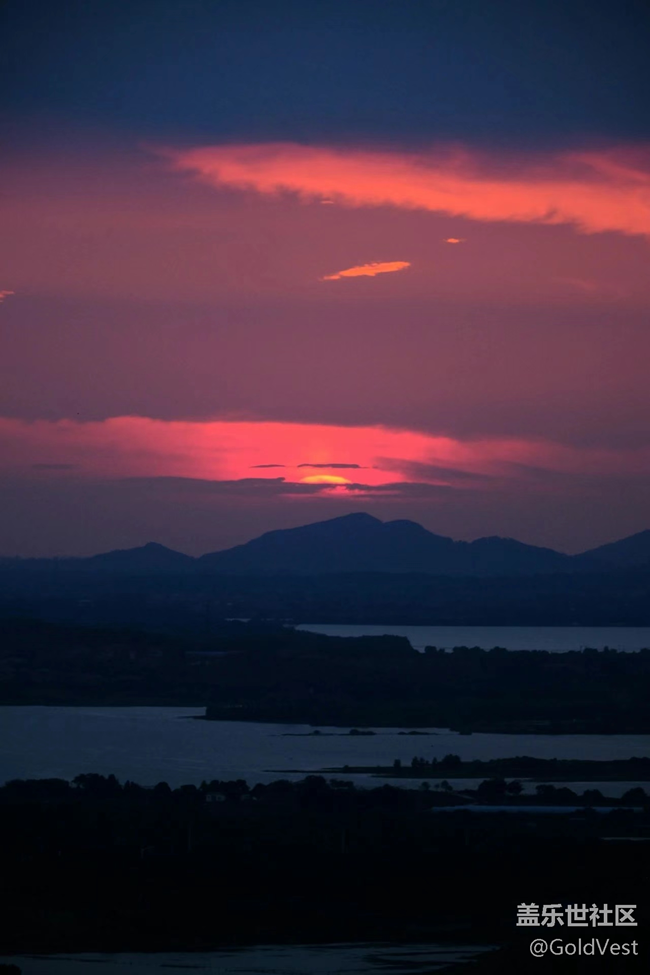 【光影之約】日落吻長河，明月渡晚空