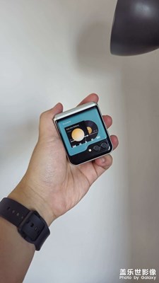 新買的耳機(jī)