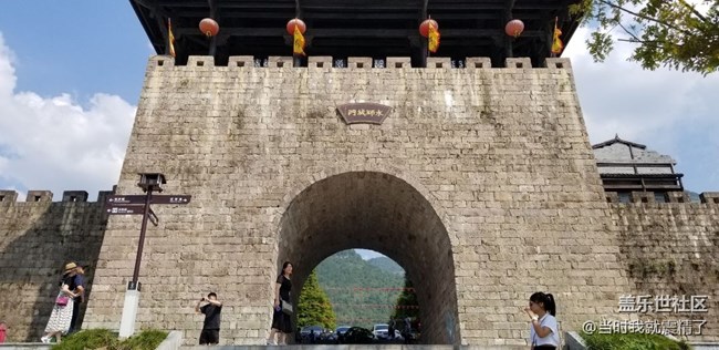 最熱的日子去旅行，都濕透了~