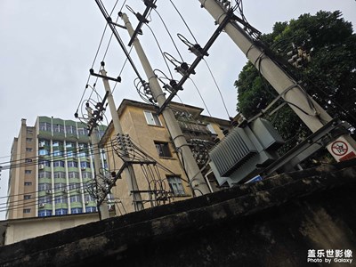 【抬起頭的視界】+?老舊小區(qū)中式夢核建筑