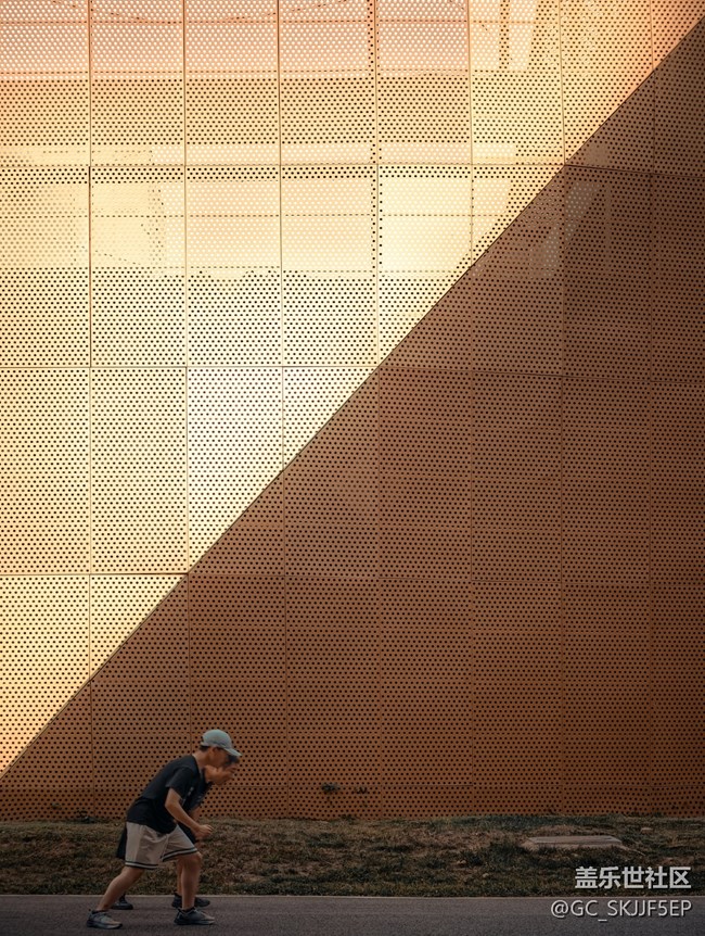 【浮光之間】城市褶皺里的故事與光