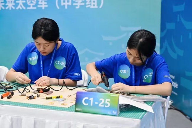 腦洞大開！看SFT少年“玩轉(zhuǎn)”前沿科技