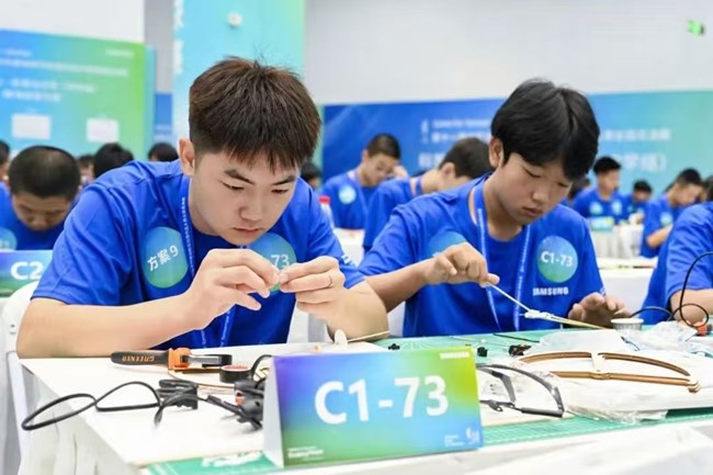 腦洞大開！看SFT少年“玩轉(zhuǎn)”前沿科技