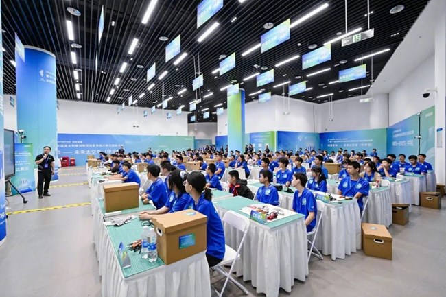 腦洞大開！看SFT少年“玩轉(zhuǎn)”前沿科技